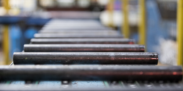 Gewinderollen und Zerspanung